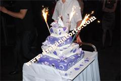 Mladenačka torta u boji